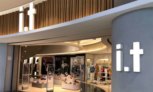 i.t 集團年虧超7億港元 股價暴跌兩成 鞋帽零售何去何從？